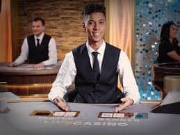 Live dealer Lightning Roulette wheel with multiplier display on hongkong asli